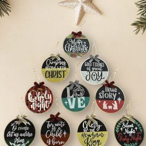 Wooden Baubles 4x4